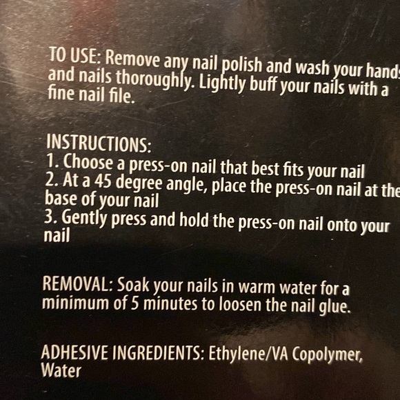 Press on nails - Picture 3 of 3